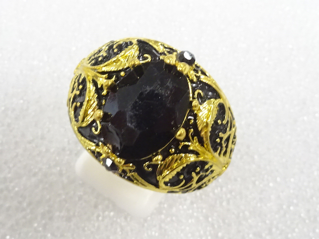 JAPANESE KIMONO / ANTIQUE COLORED STONE RING (SIZE 28)